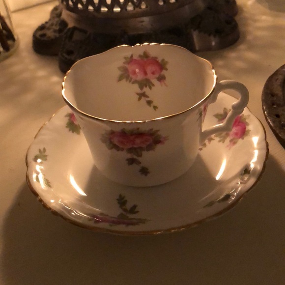 Meet your Posher, Teatime Girl 💜 - Picture 1 of 3